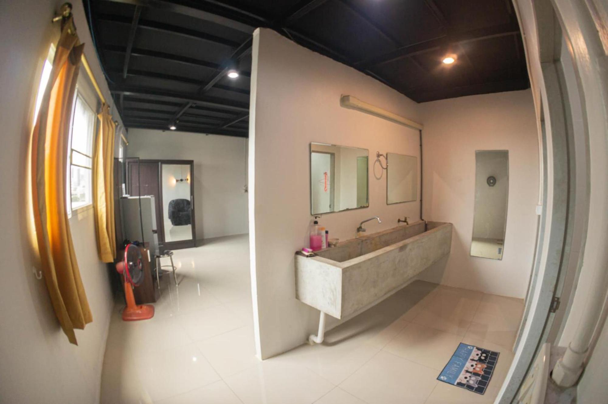 Baan1668 Hometel Near Chinatown One Bangkok Exteriör bild